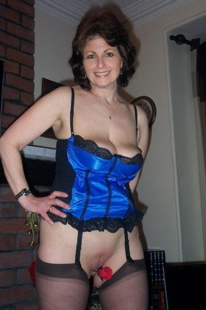 FOR NYLON LOVERS 