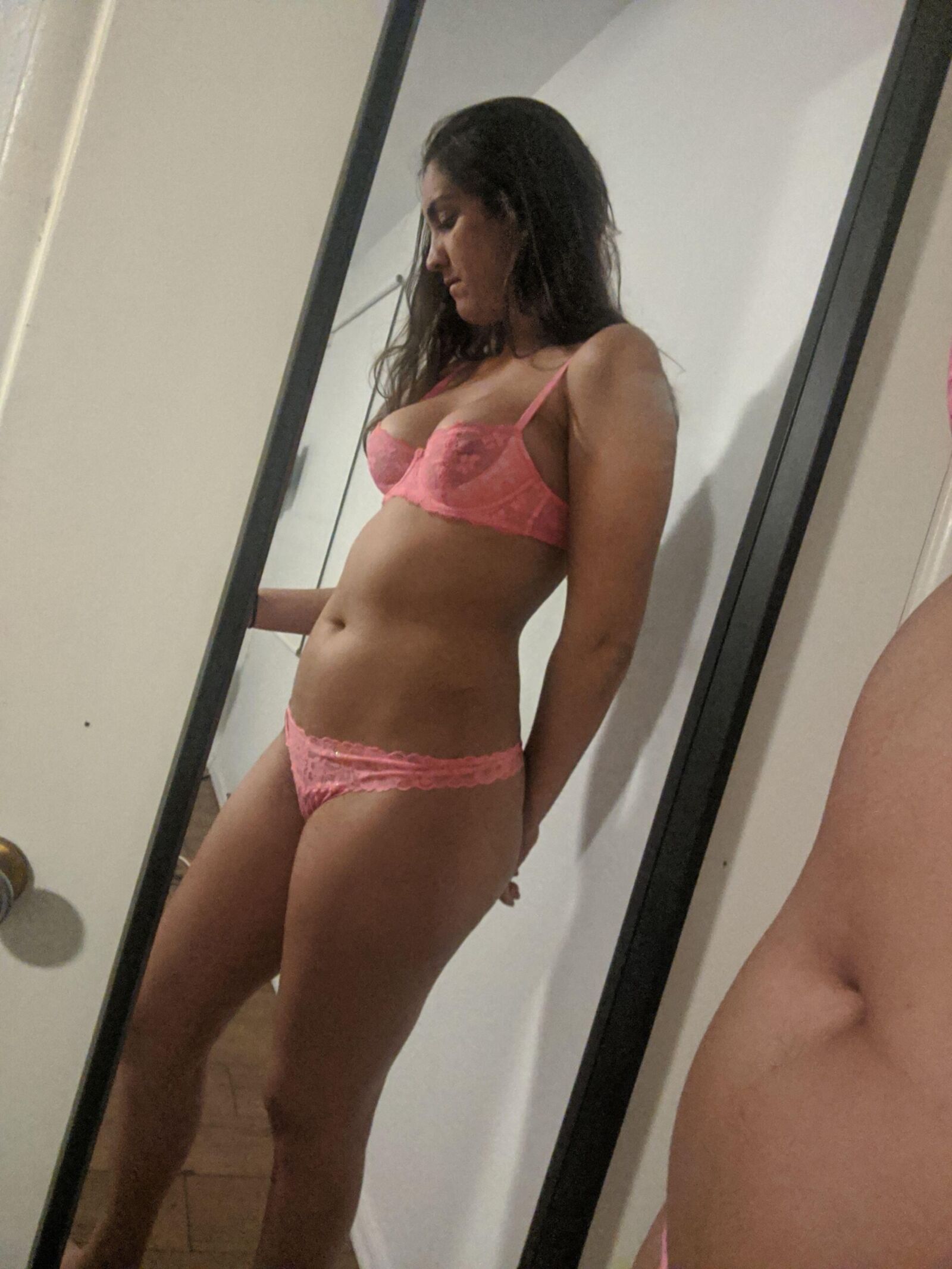 Aleida shows you what you are getting for supper