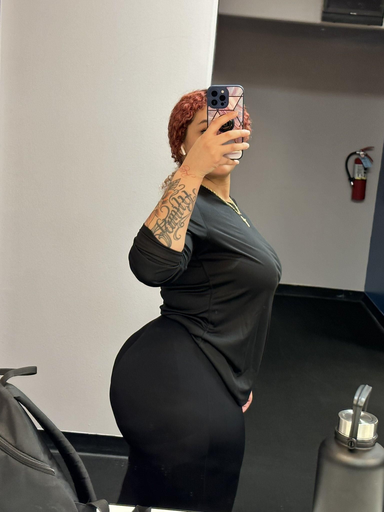 Tatuagem de carimbo de tramp big booty redbone ébano