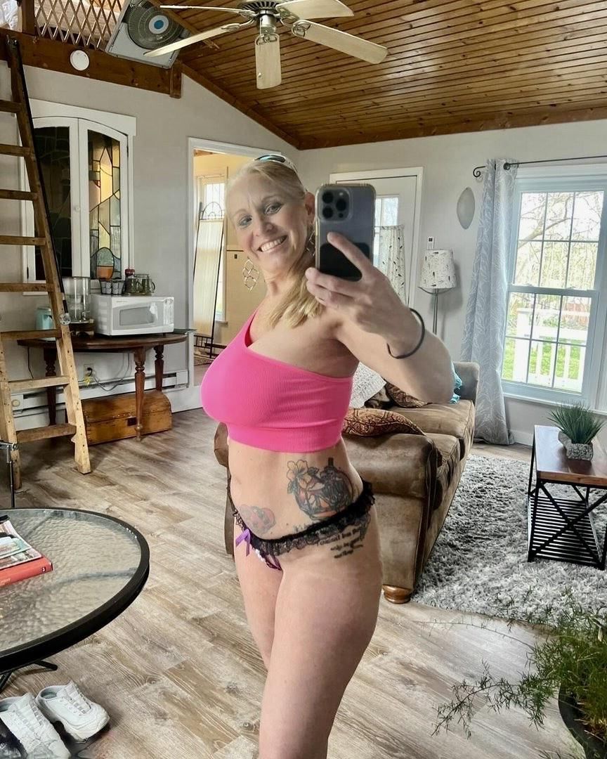 Sydney Sexy Curvy Big Boobs Loiro