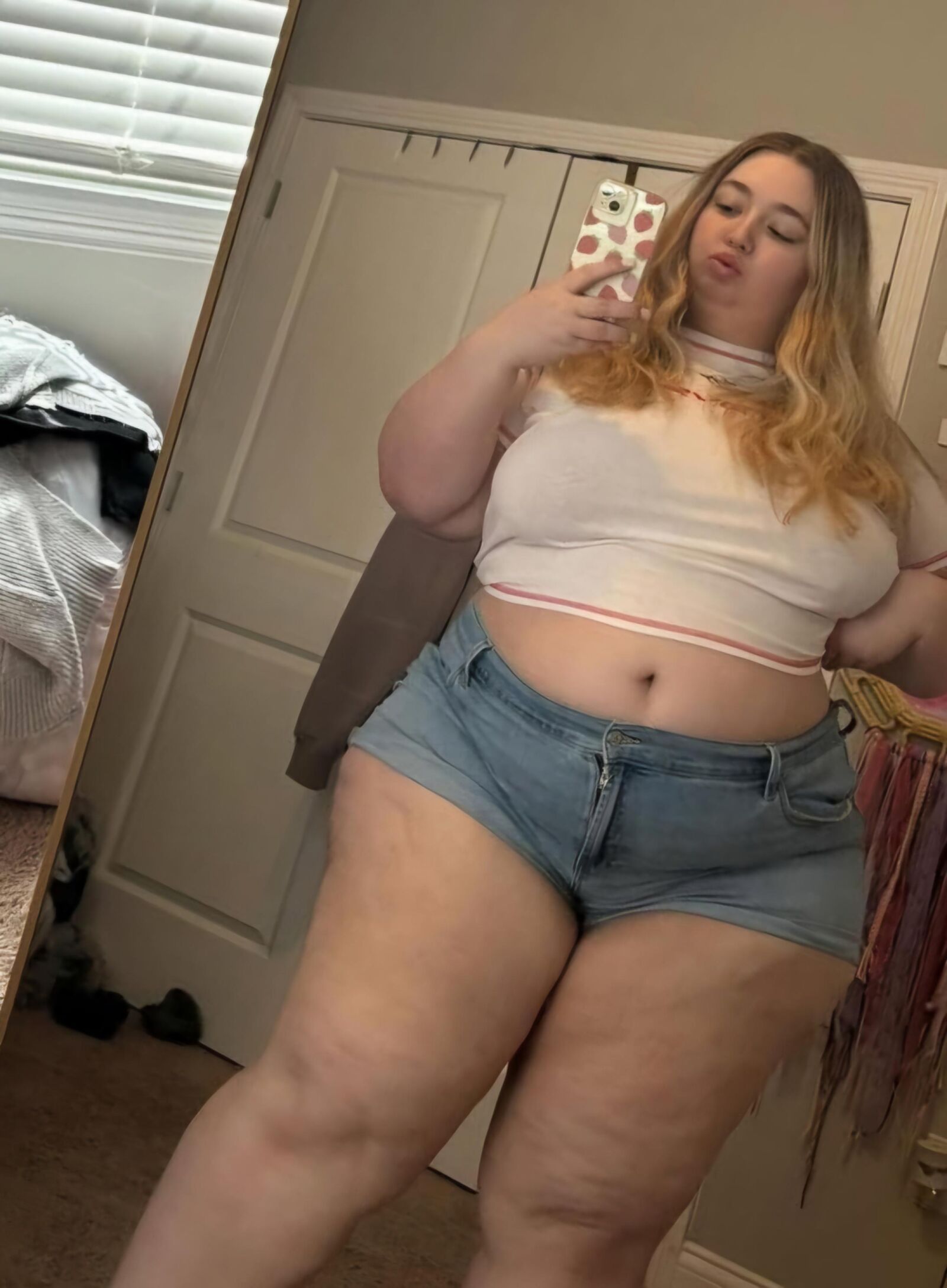 BBW Blonde Bimbo ist eine versaute Fette Airhead Cutie