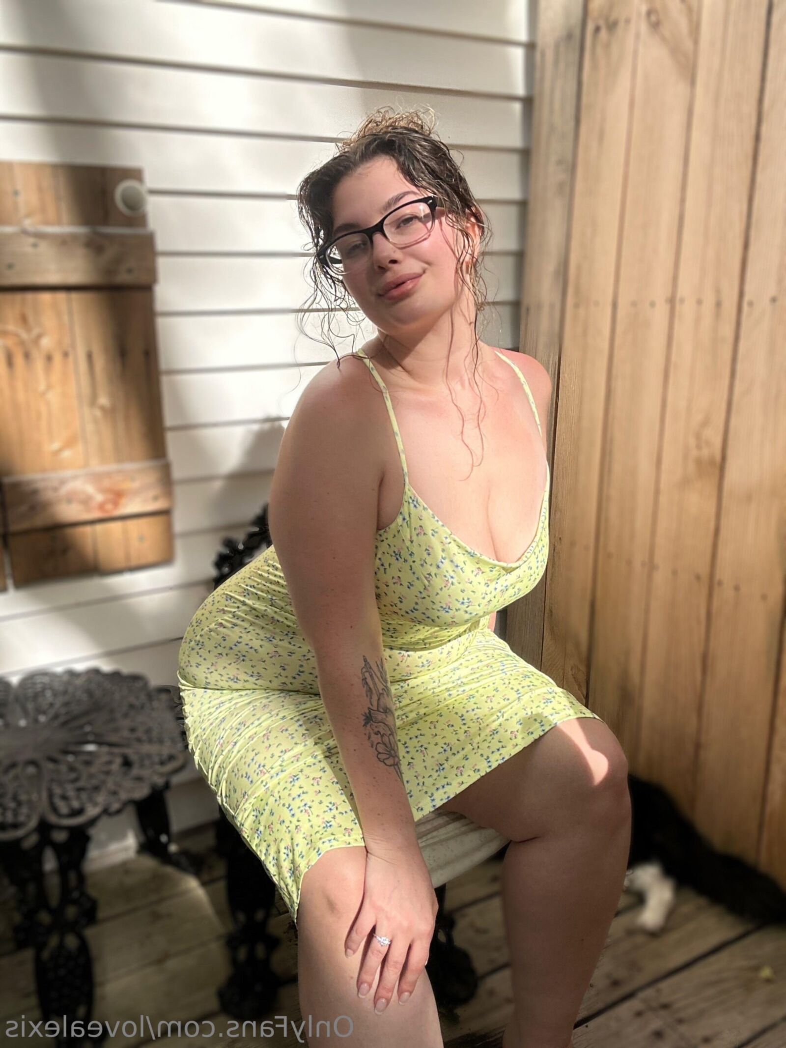 Alexis enorme culo grandes tetas belleza bbw milf con gafas mixtas sho