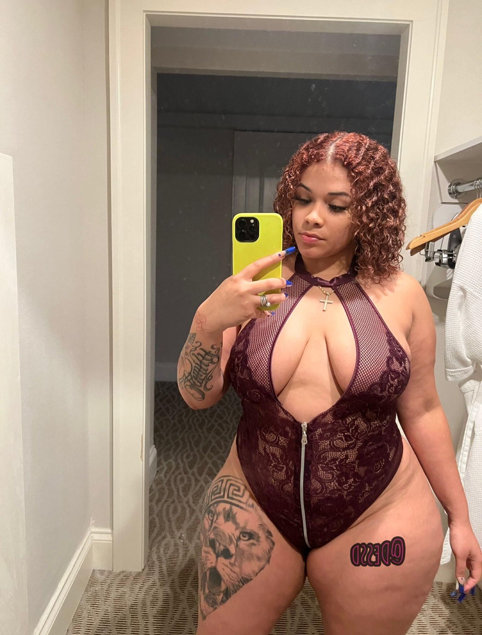 Tatuagem de carimbo de tramp big booty redbone ébano