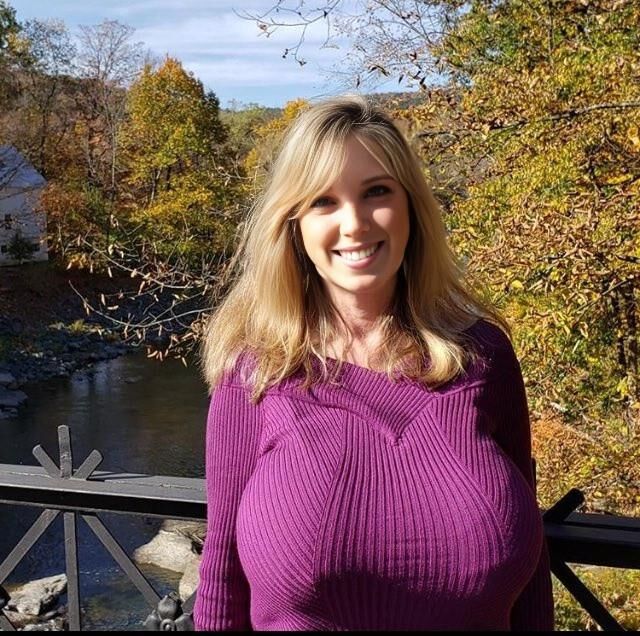 Grandes tetas Rachel