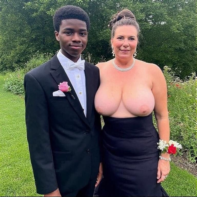 Esposa o tu madre yendo al baile de graduación (ai)