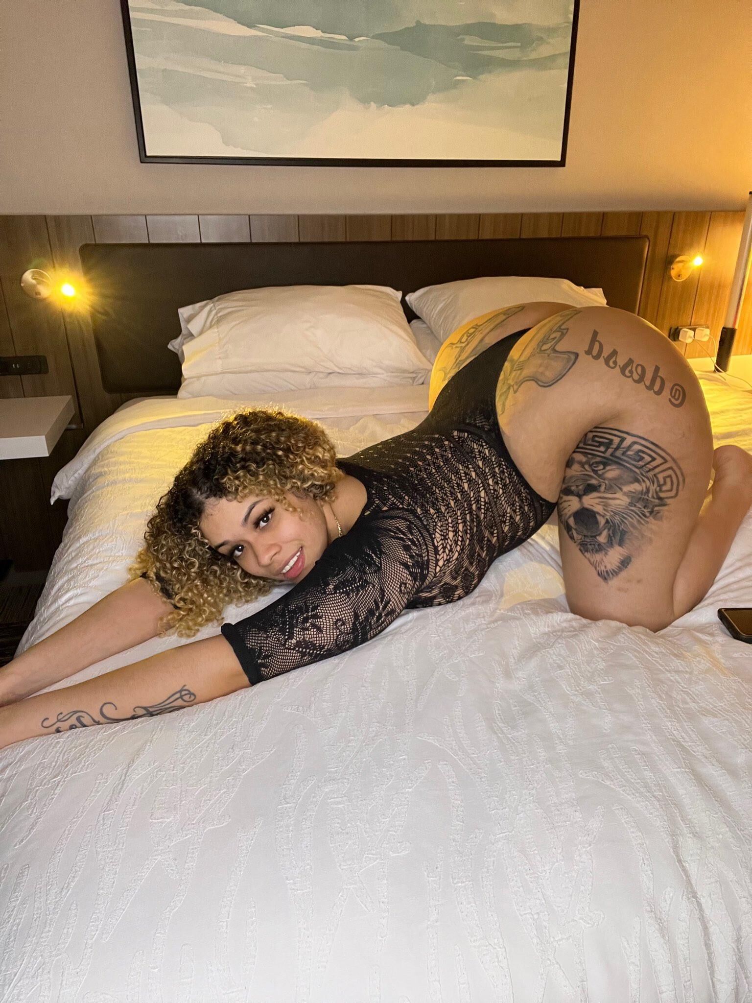 Tatuagem de carimbo de tramp big booty redbone ébano