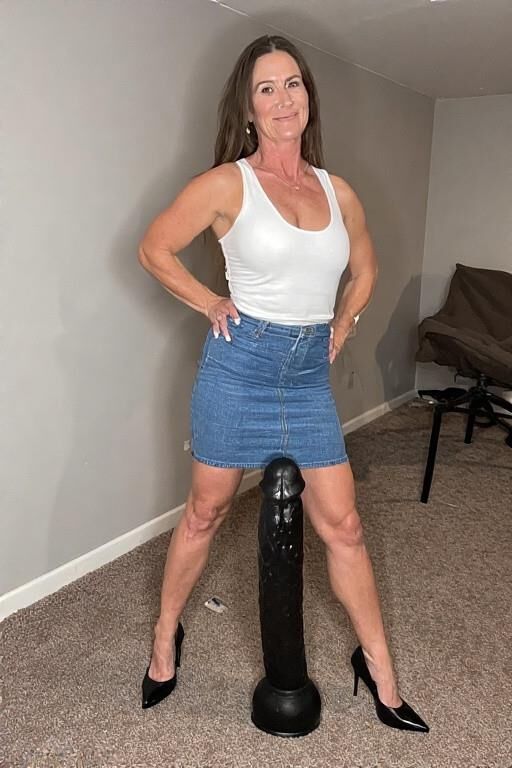 White moms and their dildoes