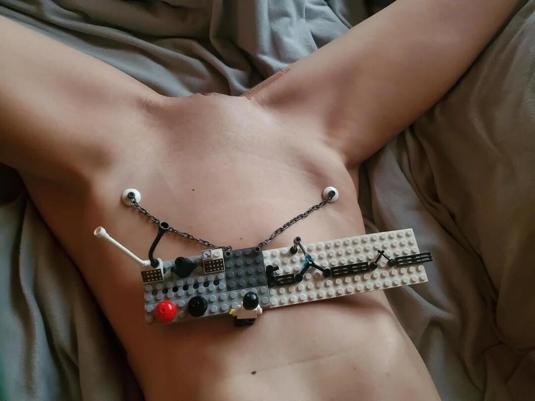 Lego nsfw Figuren auf sexy Körpern