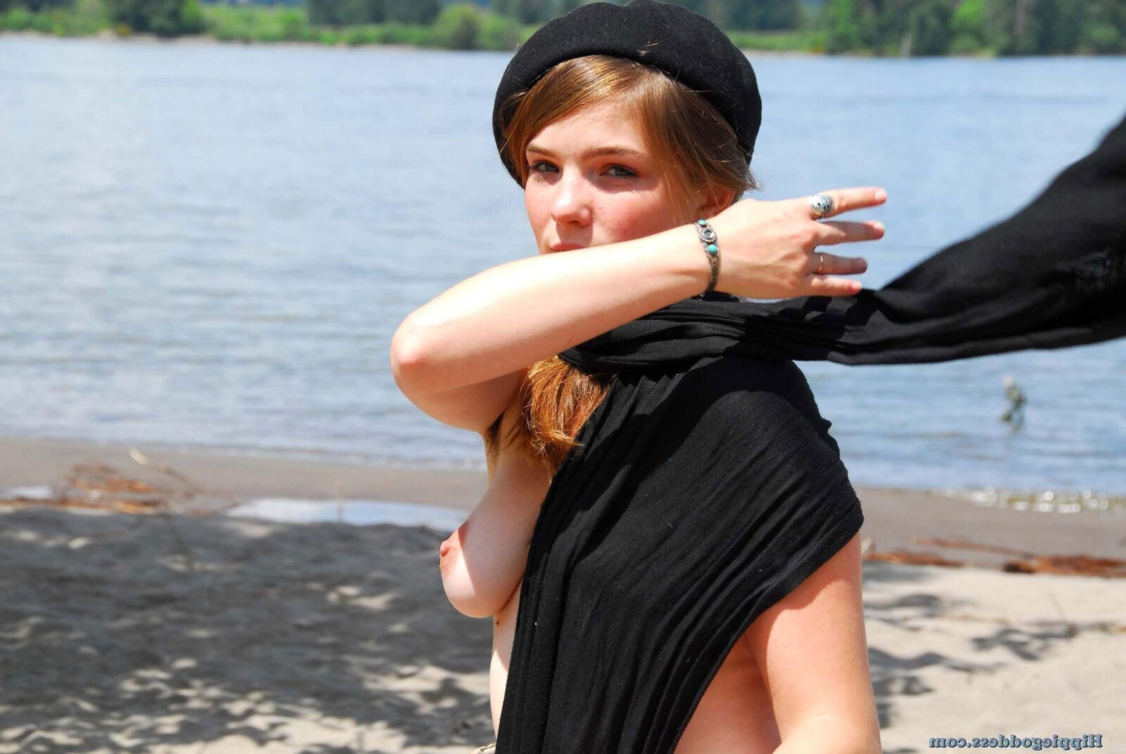Hippiegoddess Araya Rivers Edge