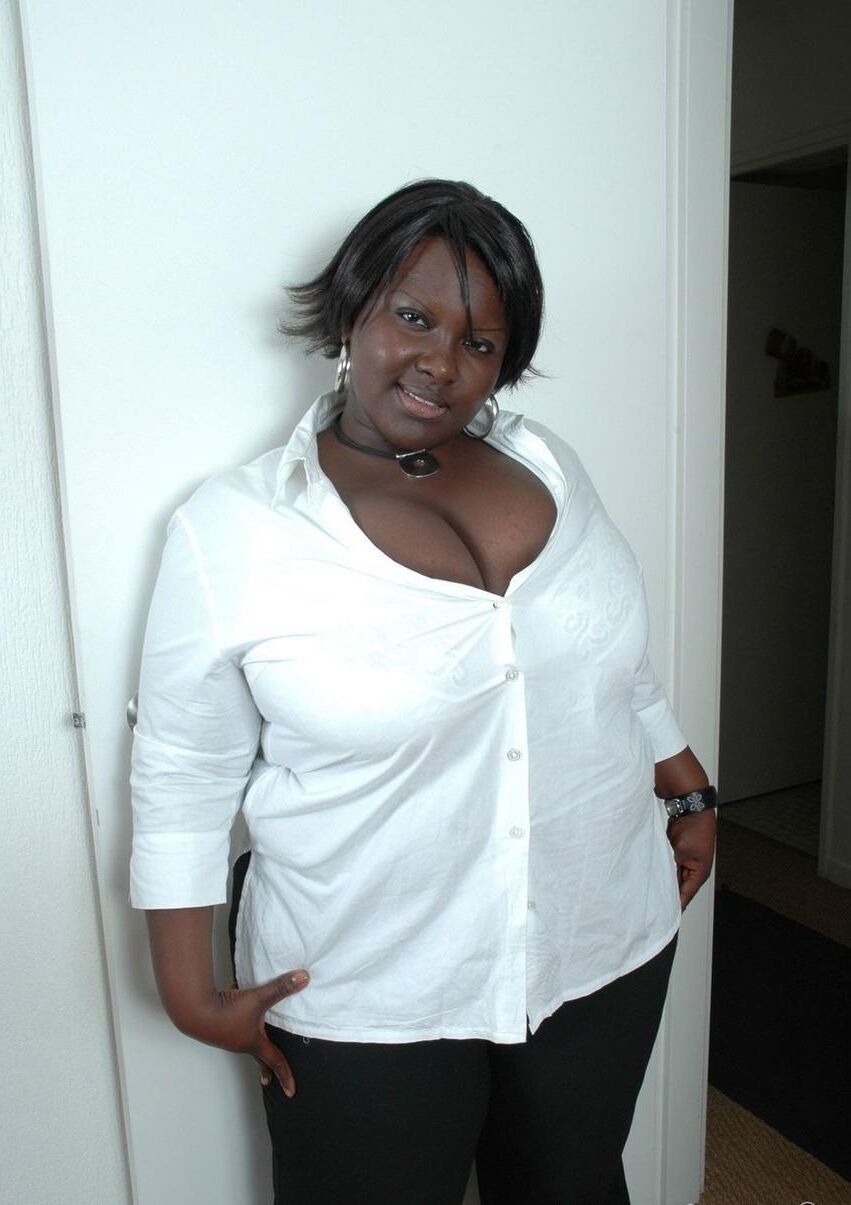 Les Pracht Gros Nichons Blacks de Mariana