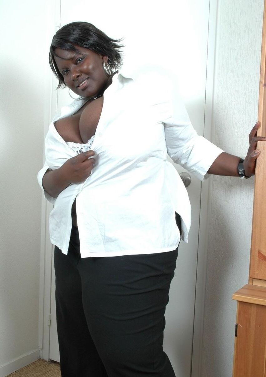 Les Pracht Gros Nichons Blacks de Mariana