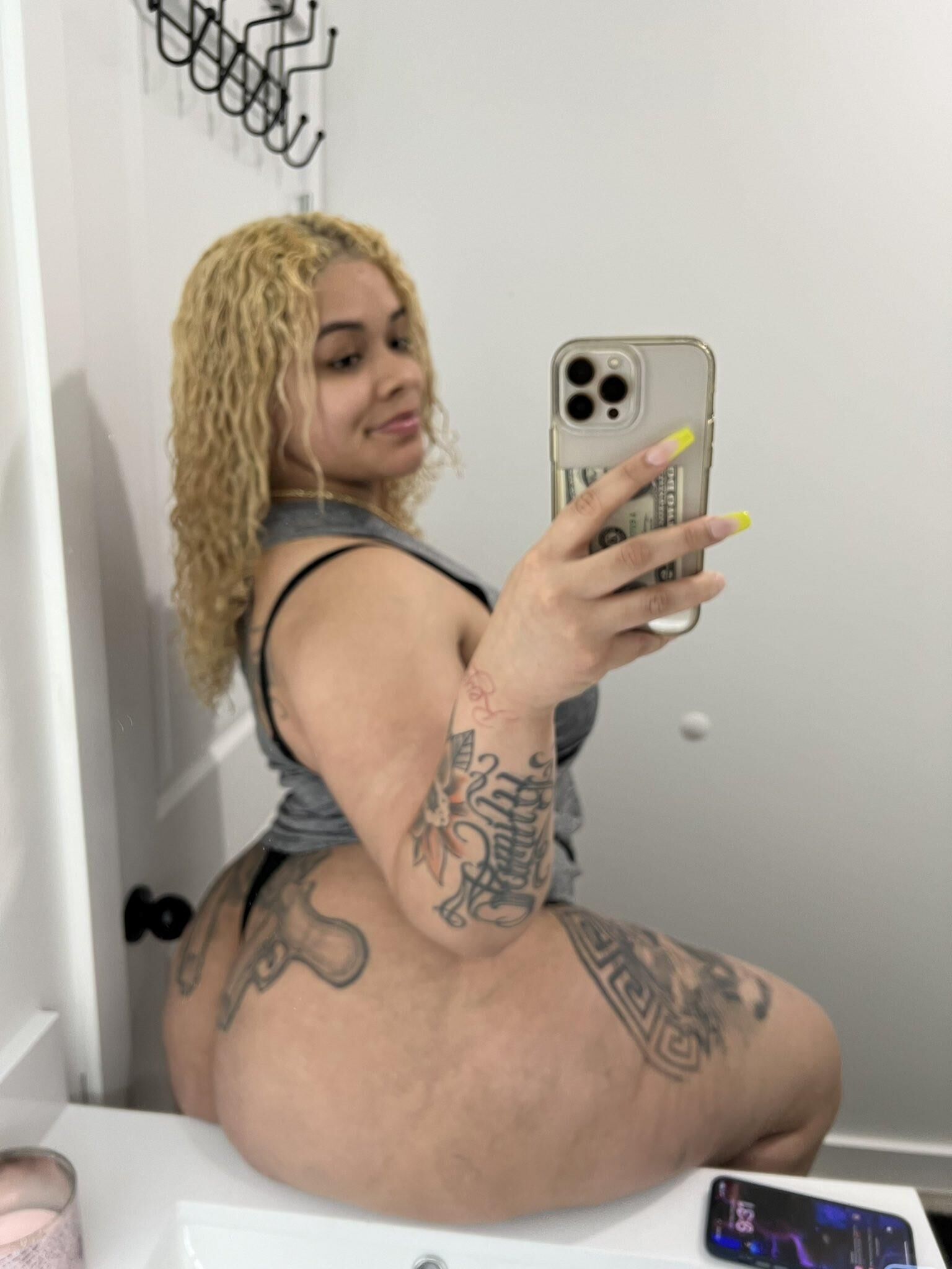 Tatuagem de carimbo de tramp big booty redbone ébano