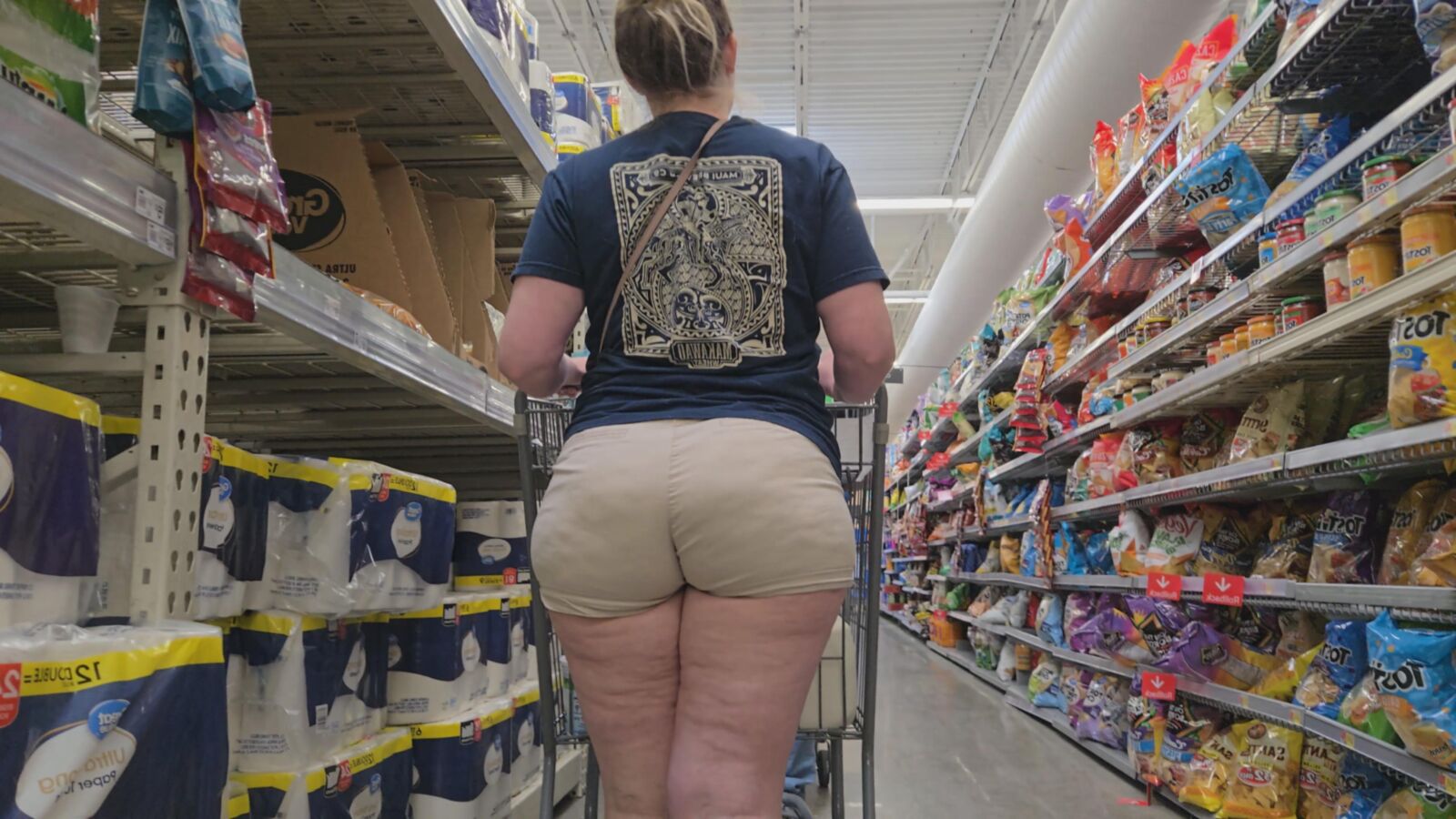 Ehrliche große fette Arsch weiße Cellulite Milf Shopping