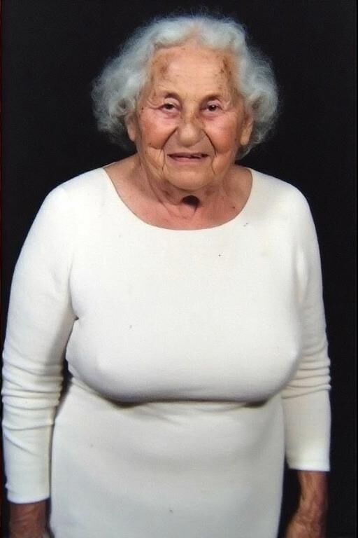 Grannies in Form fitting Dresses (nn)