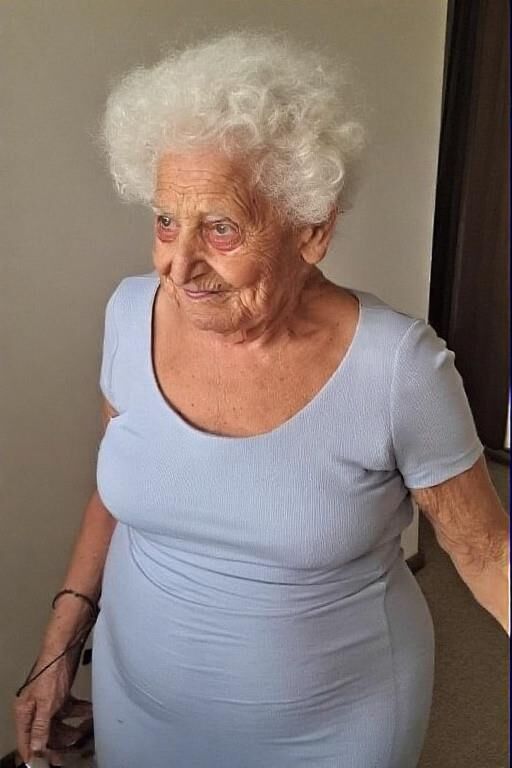 Grannies in Form fitting Dresses (nn)