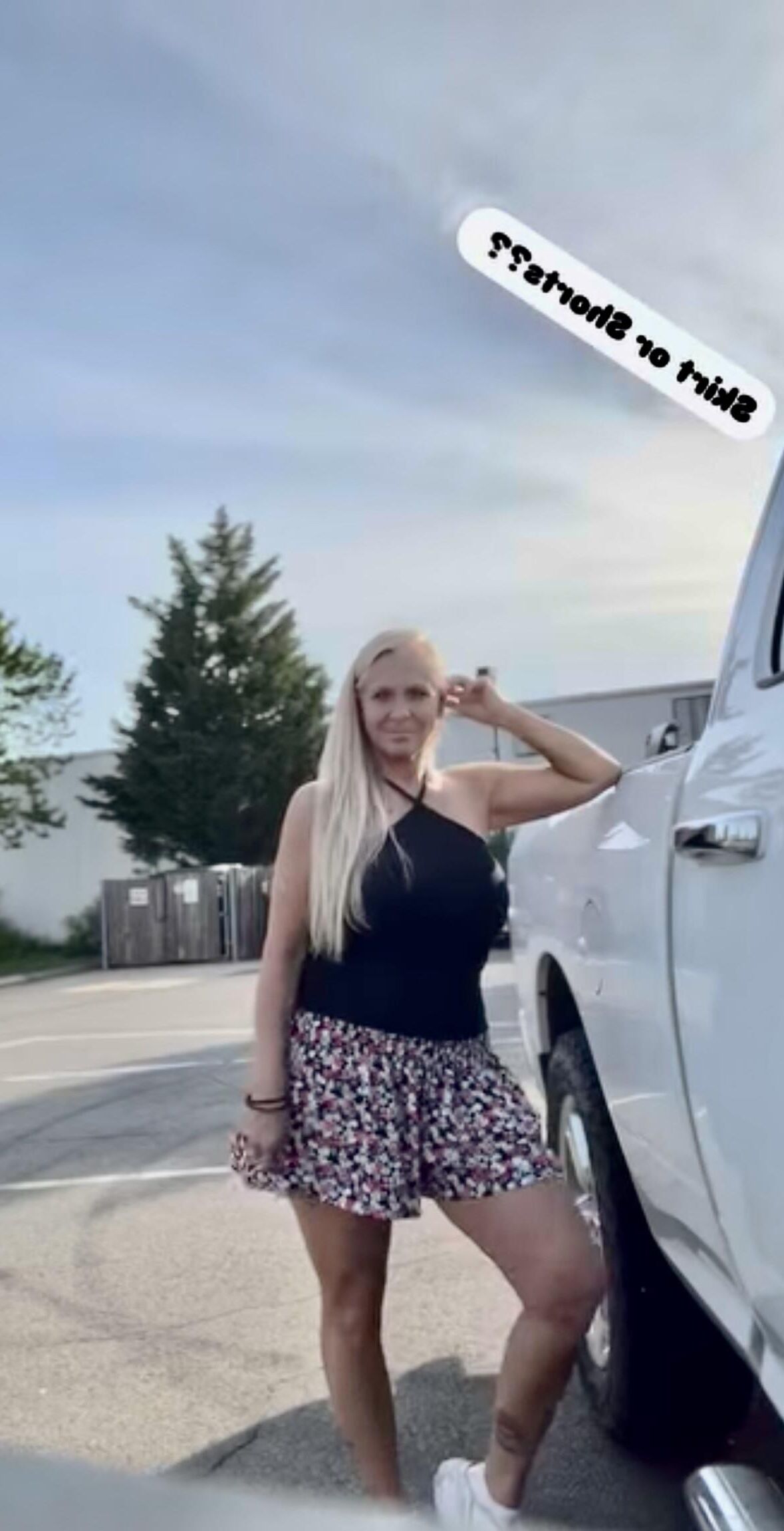 Sydney Sexy Curvy Big Boobs Loiro