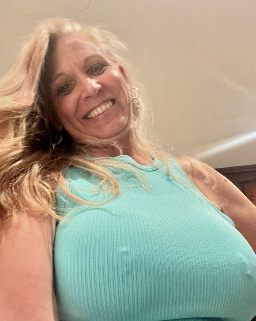 Sydney Sexy Curvy Big Boobs Loiro