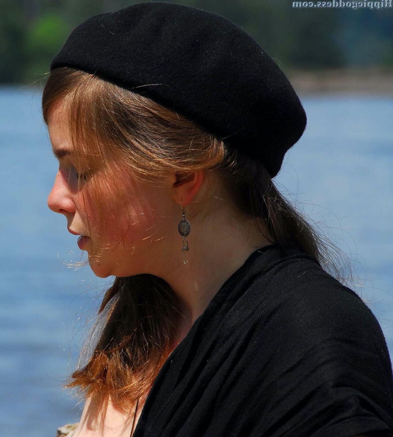 Hippiegoddess Araya Rivers Edge