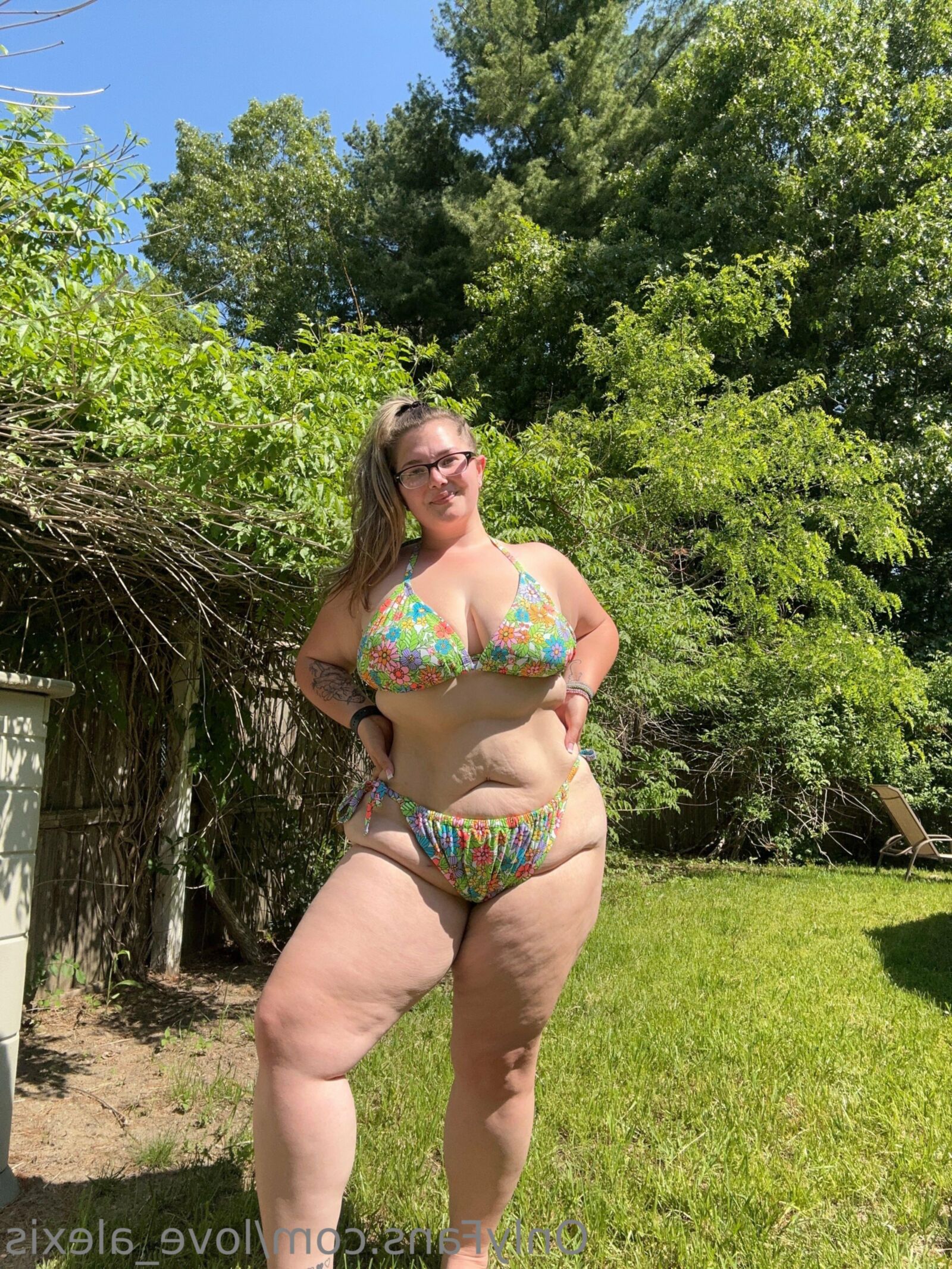 Alexis enorme culo grandes tetas belleza bbw milf con gafas mixtas sho