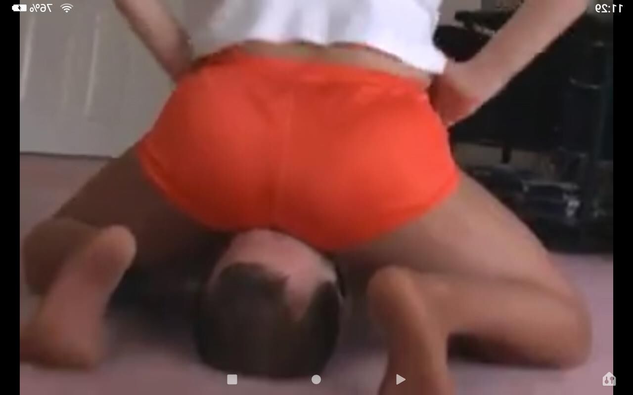 Hooters girls
