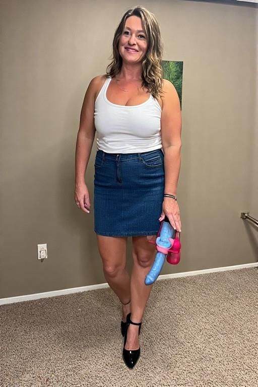 White moms and their dildoes