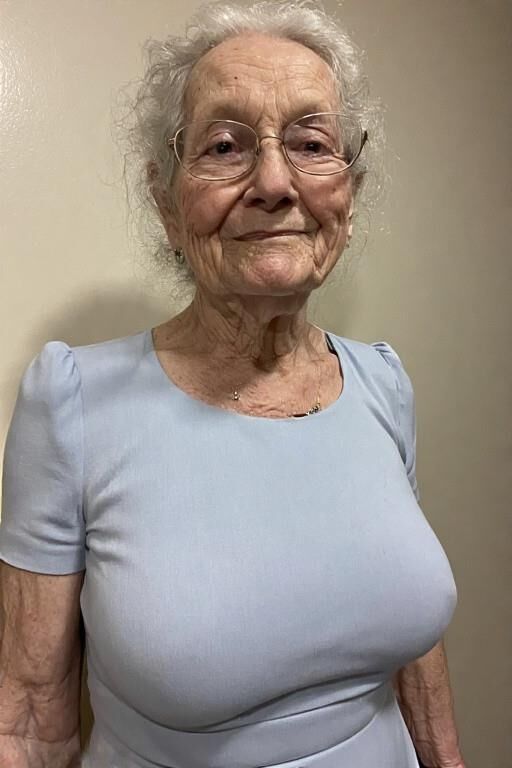 Grannies in Form fitting Dresses (nn)