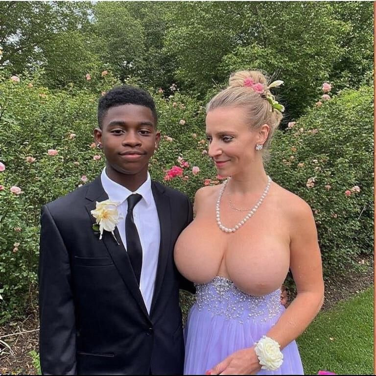 Esposa o tu madre yendo al baile de graduación (ai)