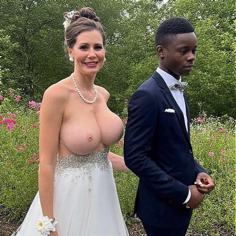 Esposa o tu madre yendo al baile de graduación (ai)