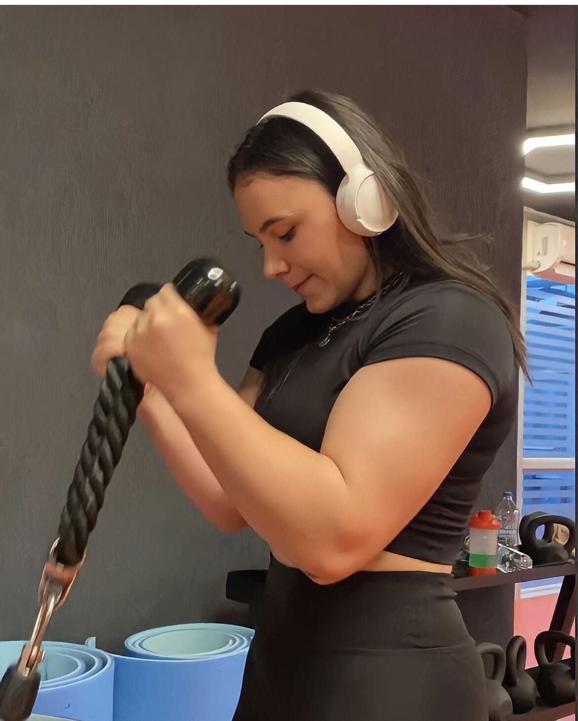 Muscle Girls Thicc and Powerful