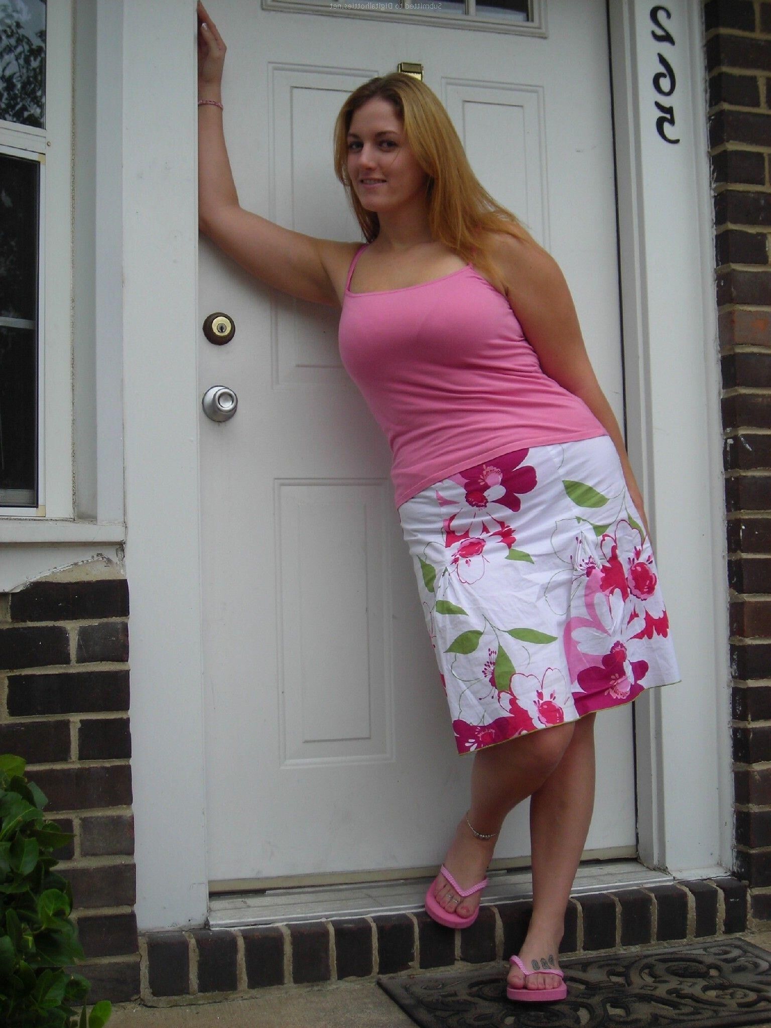 Chubby young wife taking naughty pics at home
