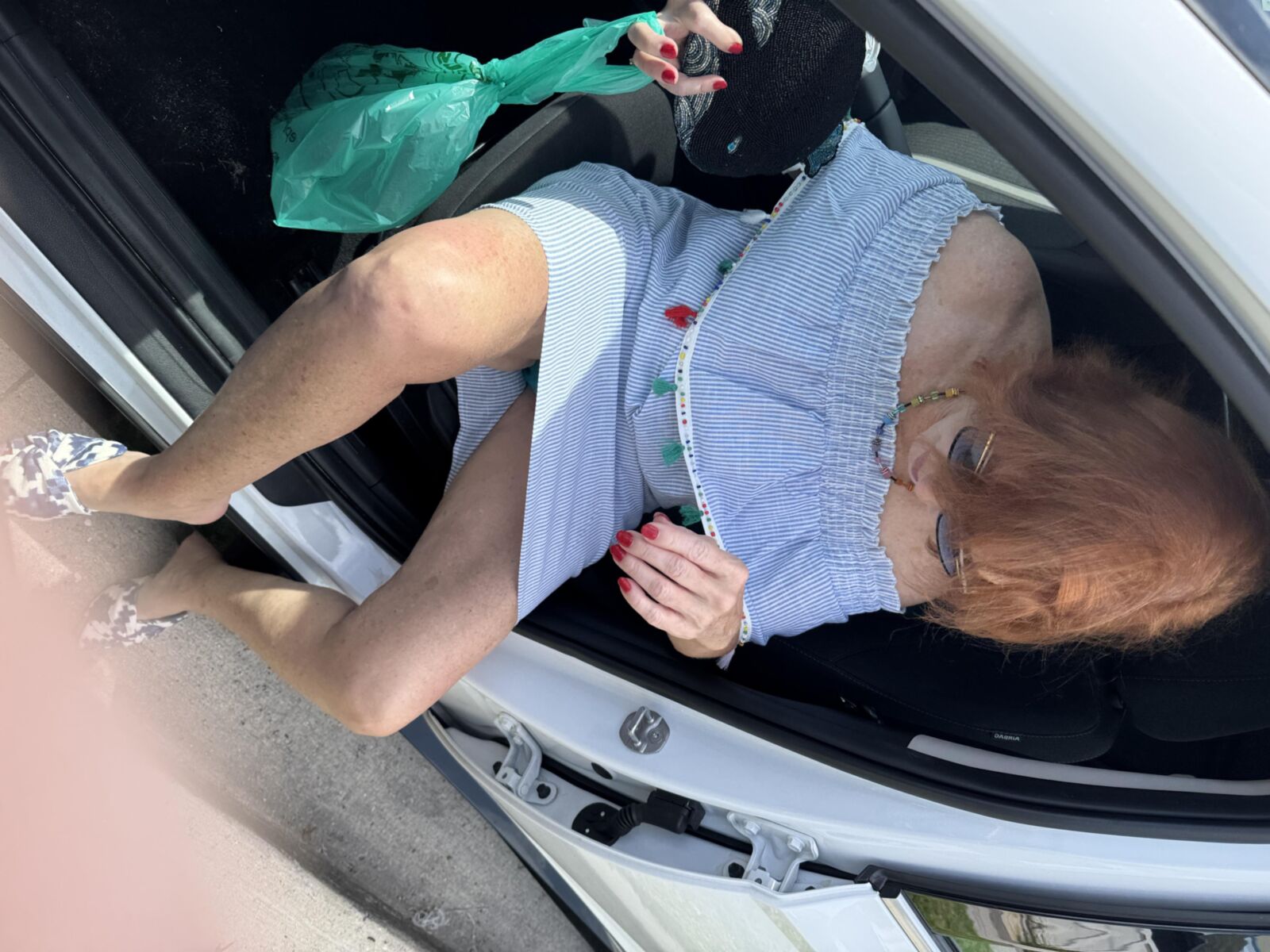Lola, out to lunch and back to undress 