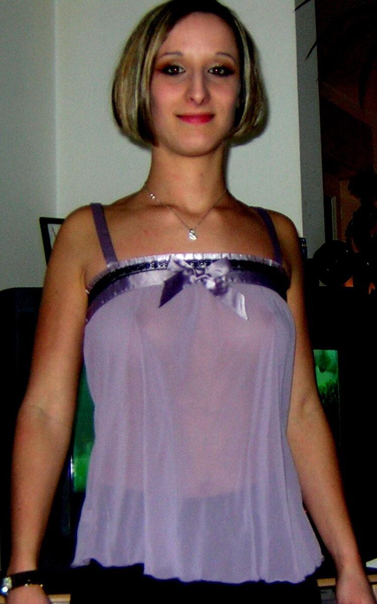 Downblouse nipslip oops tetas tetas tetas bikini traje de baño