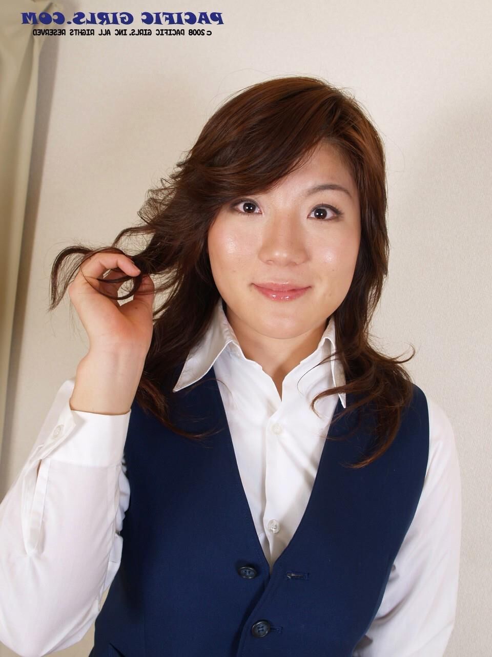 Pacificgirls Keito Home from the Office