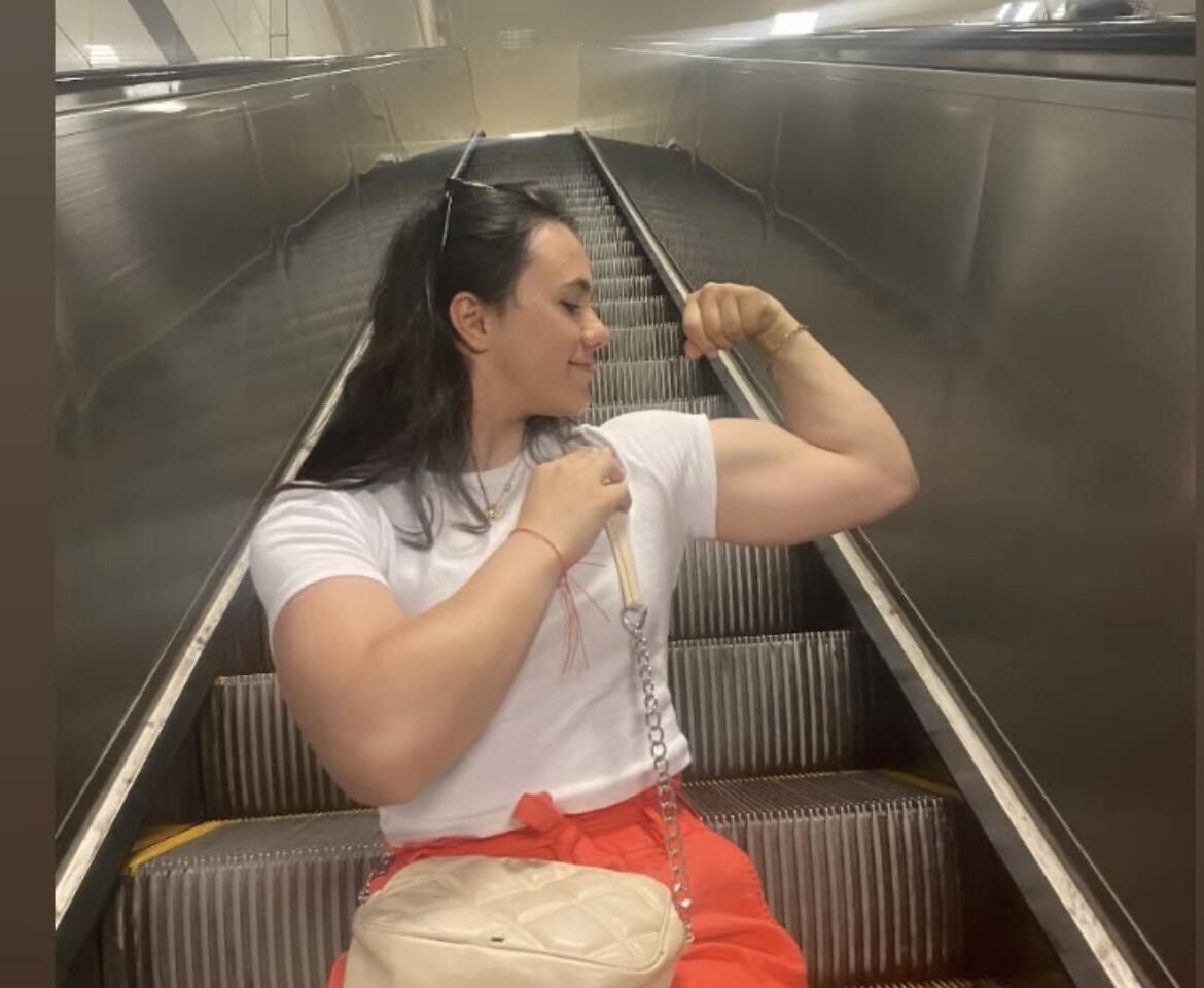 Muscle Girls Thicc and Powerful