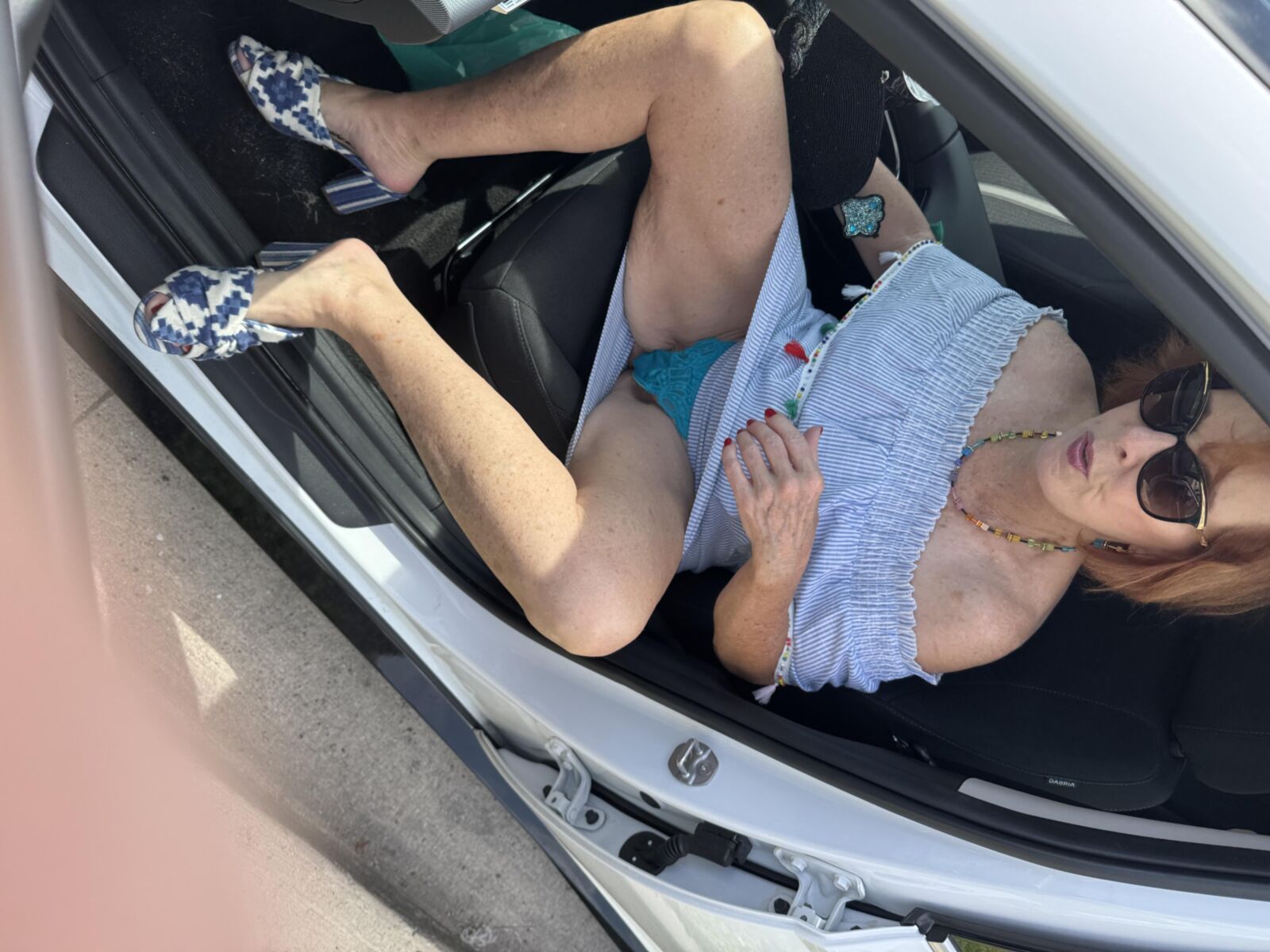 Lola, out to lunch and back to undress 