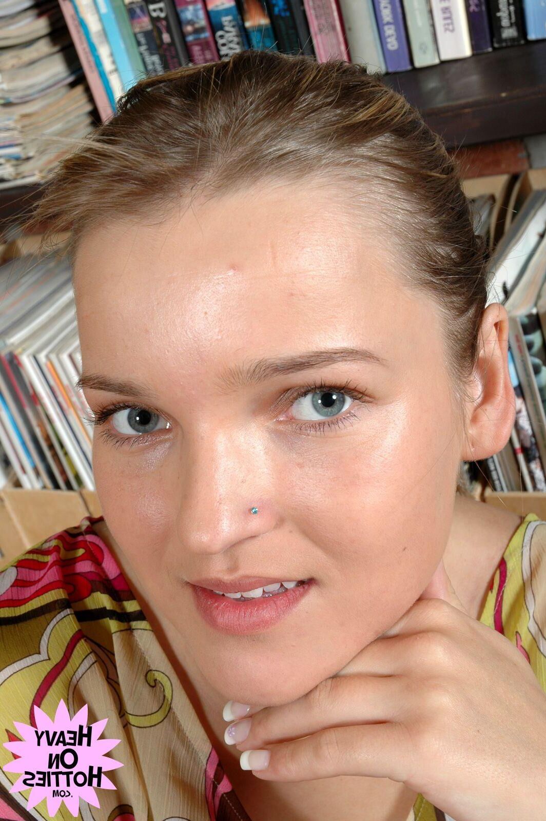 HeavyOnhotties.com_ set Carina set_l