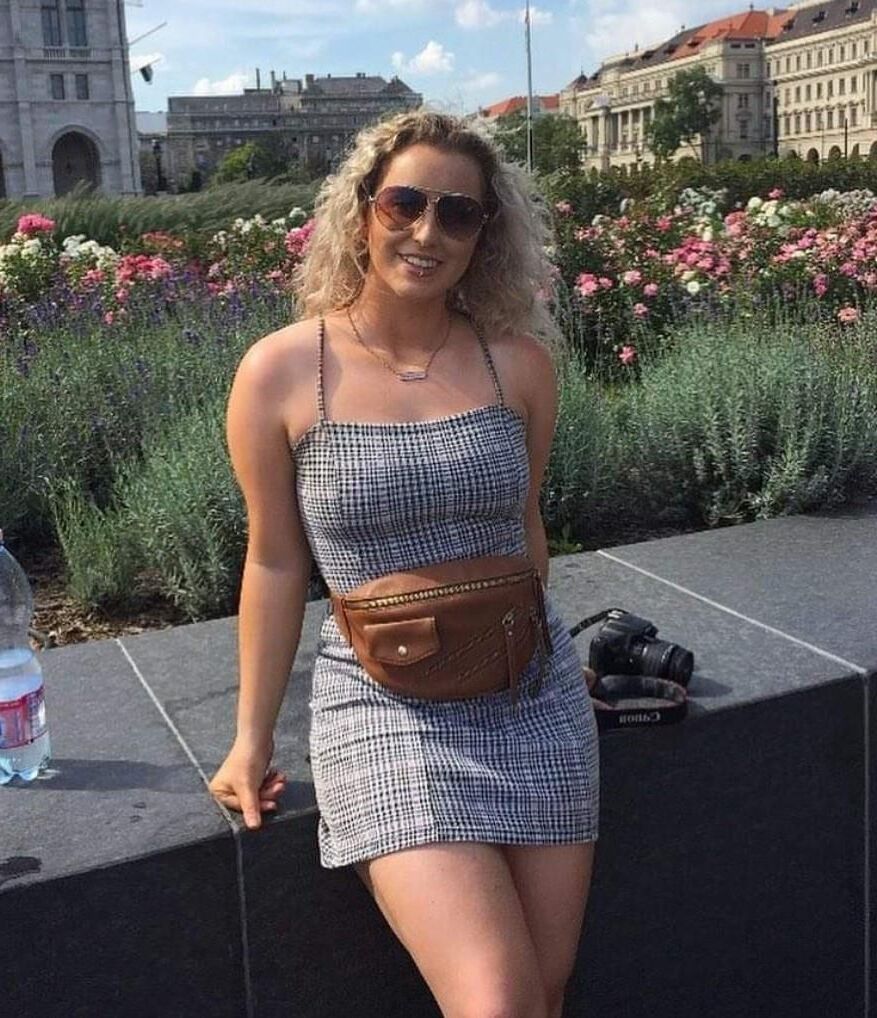 Aisling Fat Tits Thicc Bimbo Blogger считает, что она лучше, чем вы