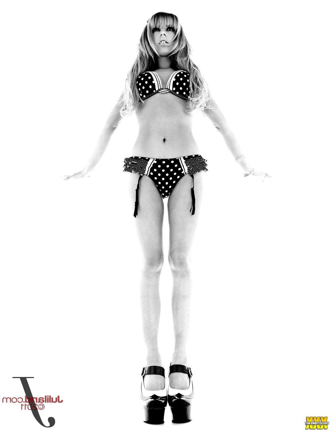 Lexi Belle just being weird
