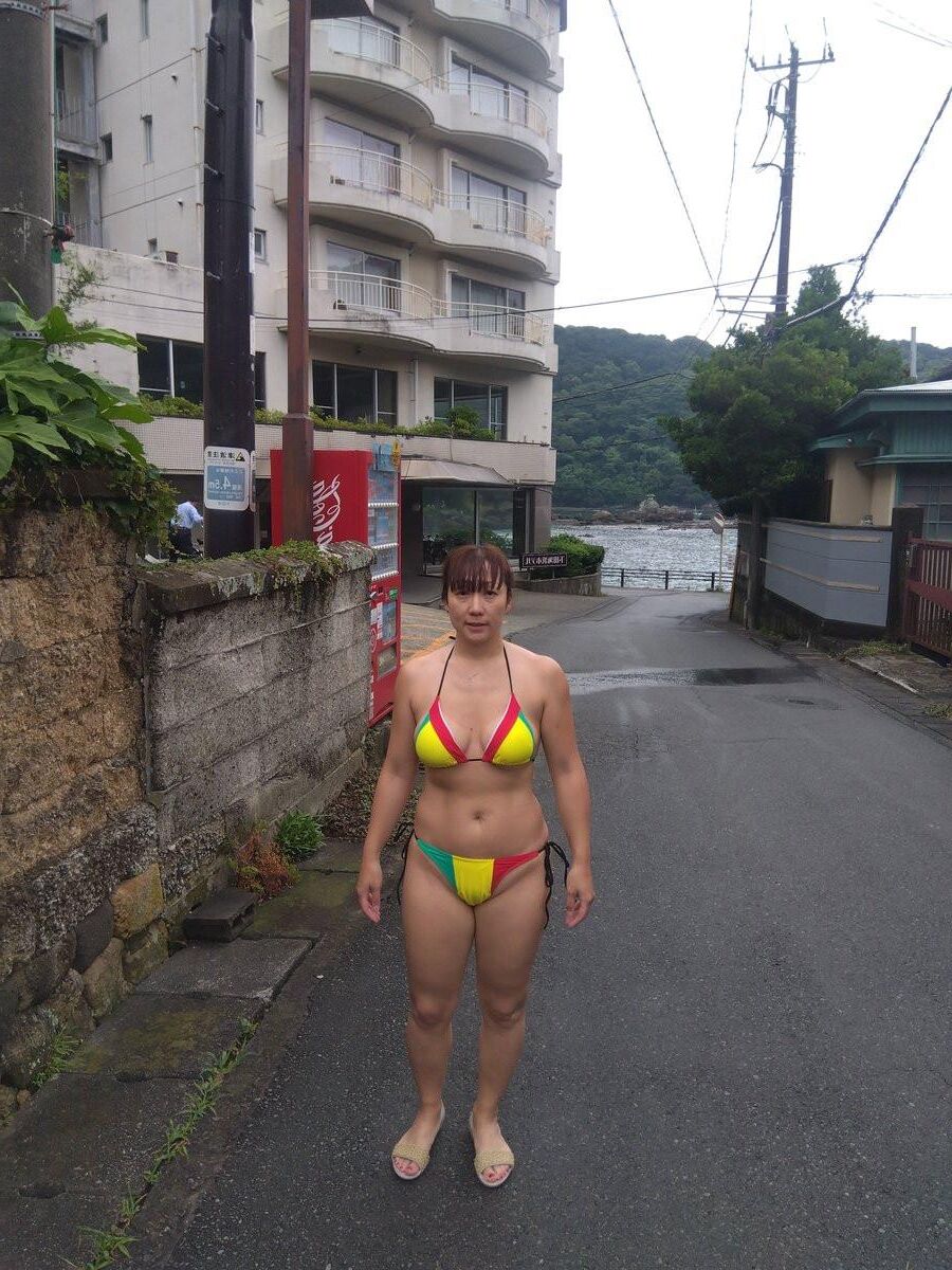 私の目をした日本人のお母さんのカオリを捕まえました