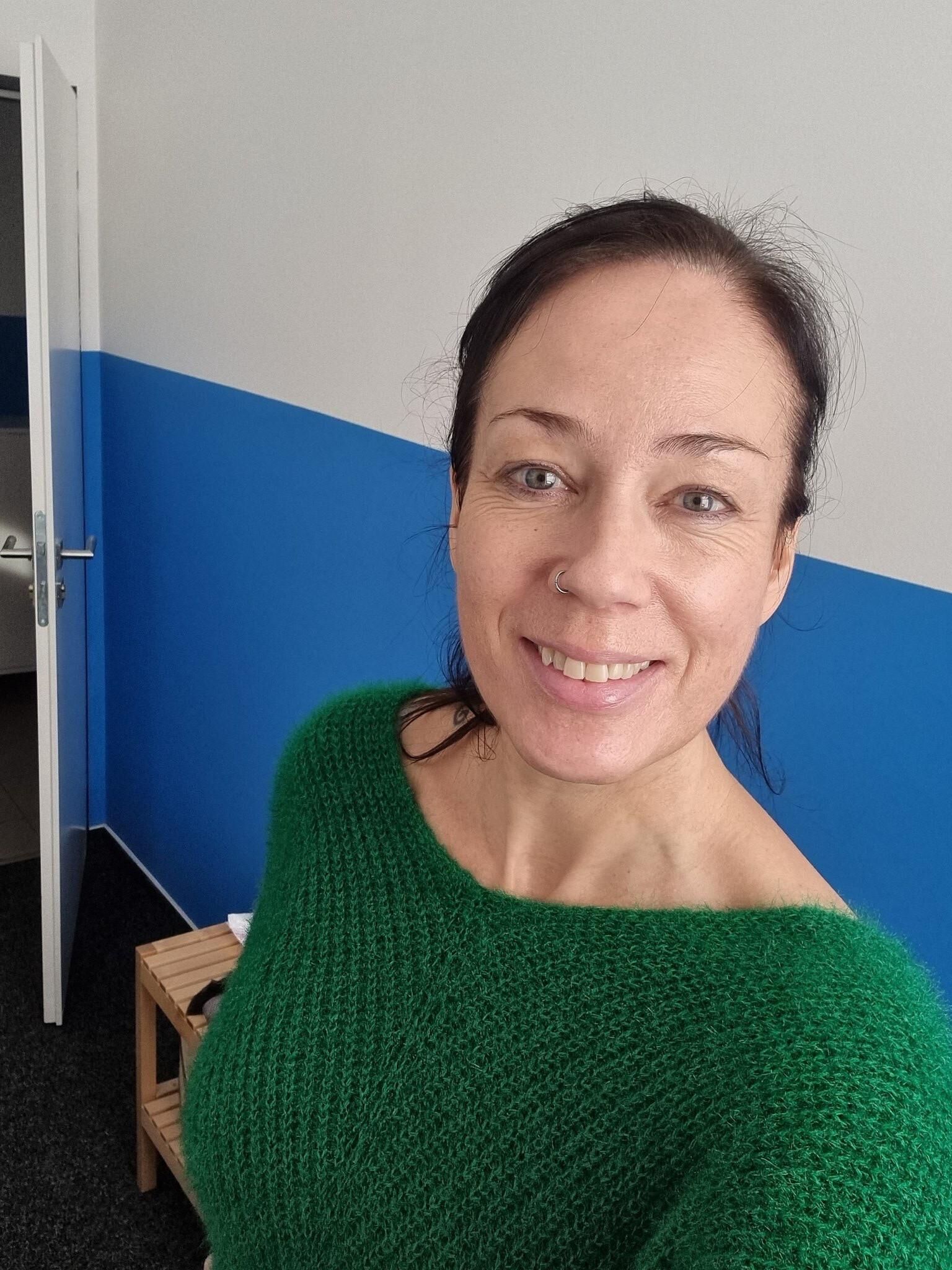 Adeline Swiss Anal Queen sexy Brünette Milf gemischte heiße Fotos
