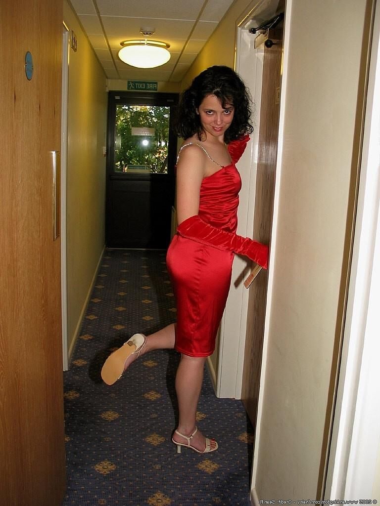 . Felicity shit hot young MILF minx