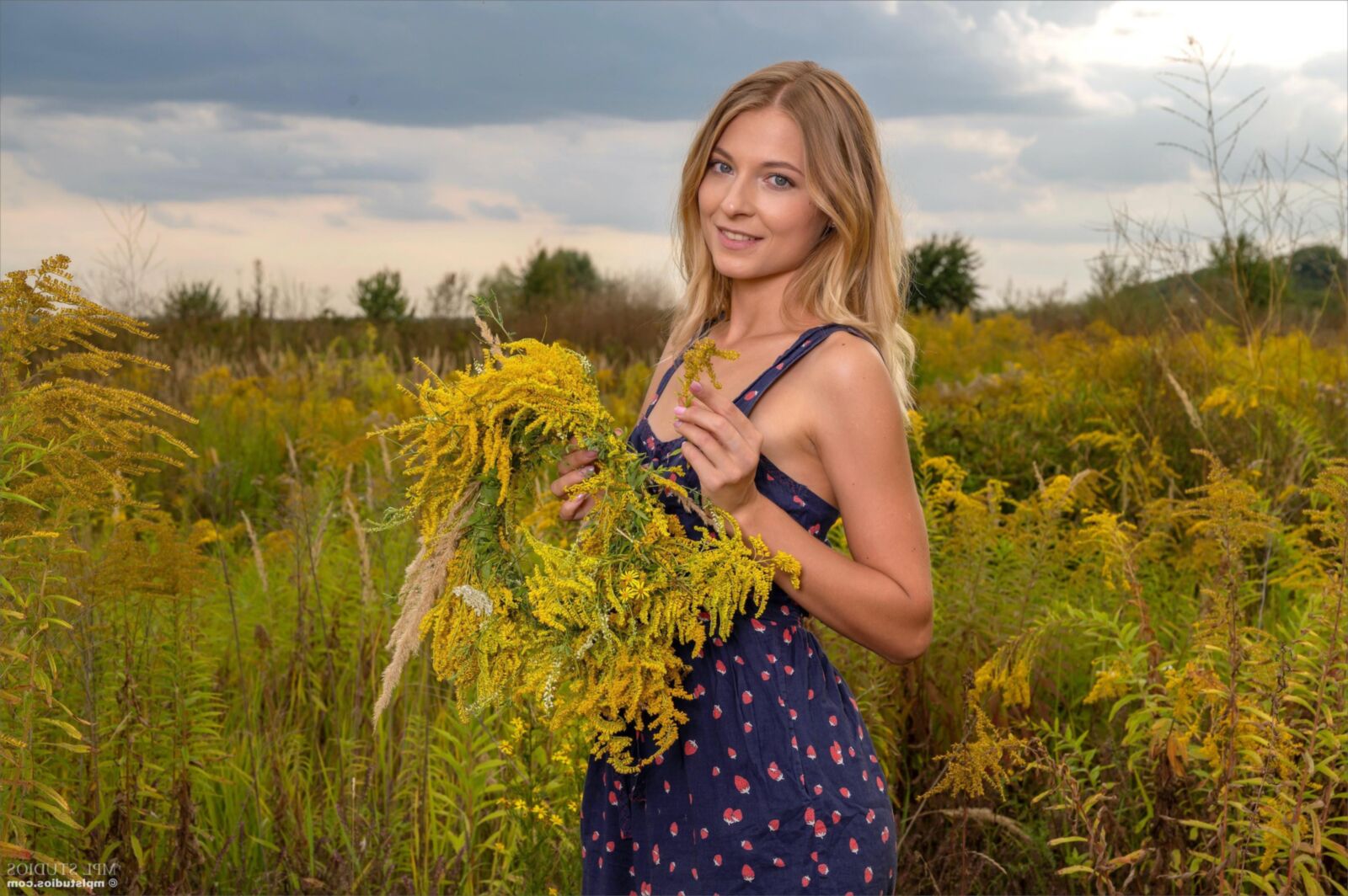 MPLStudios EMILY GRACE Picking flowers