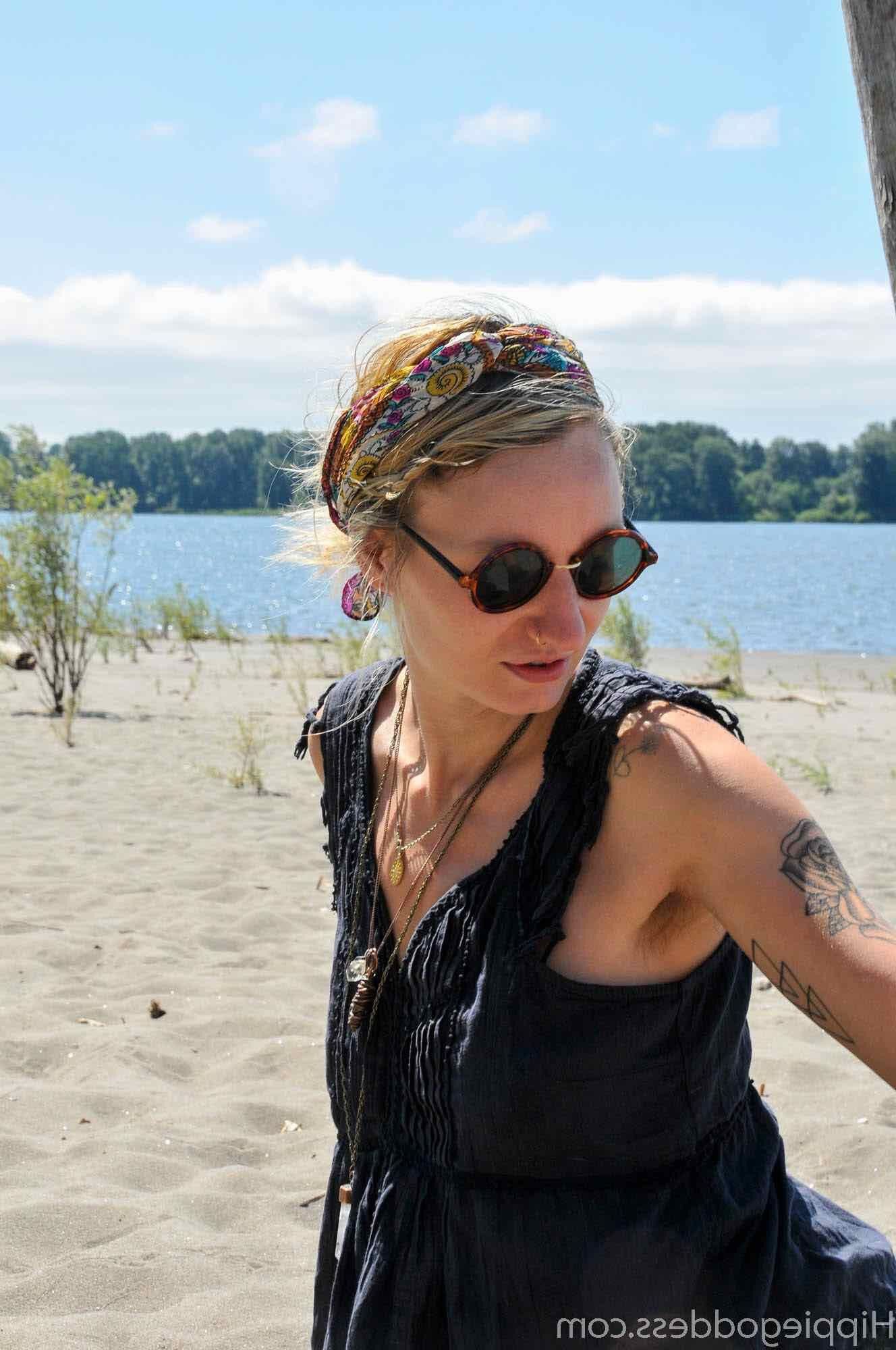 Hippiegoddess Andromeda sexier, wenn sie nackt ist