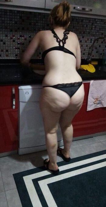 巨乳アラブの女性
