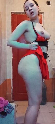 巨乳アラブの女性