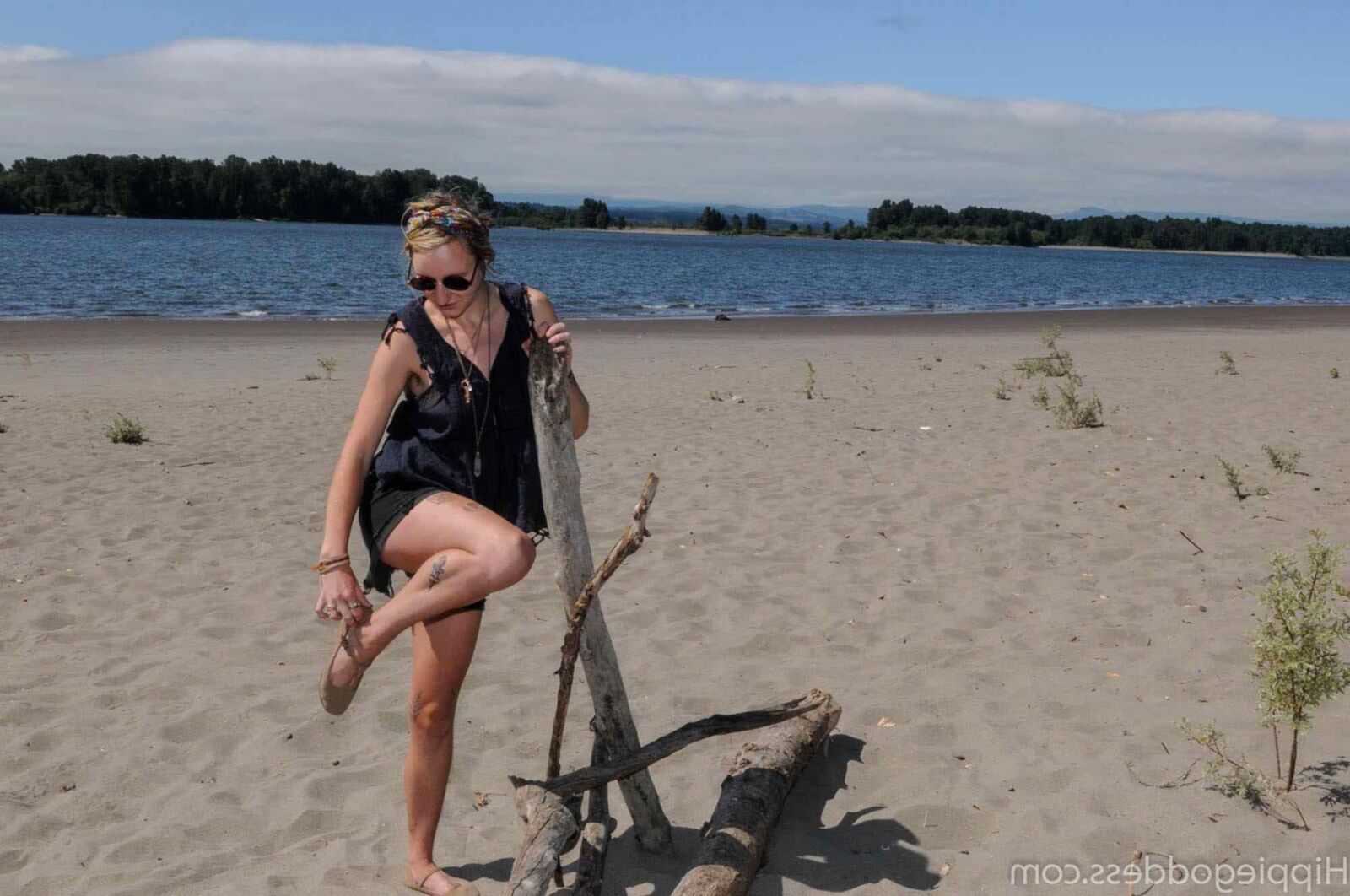 Hippiegoddess Andromeda sexier, wenn sie nackt ist