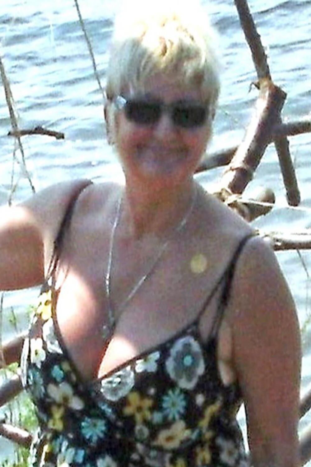 De vacaciones con bonito escote