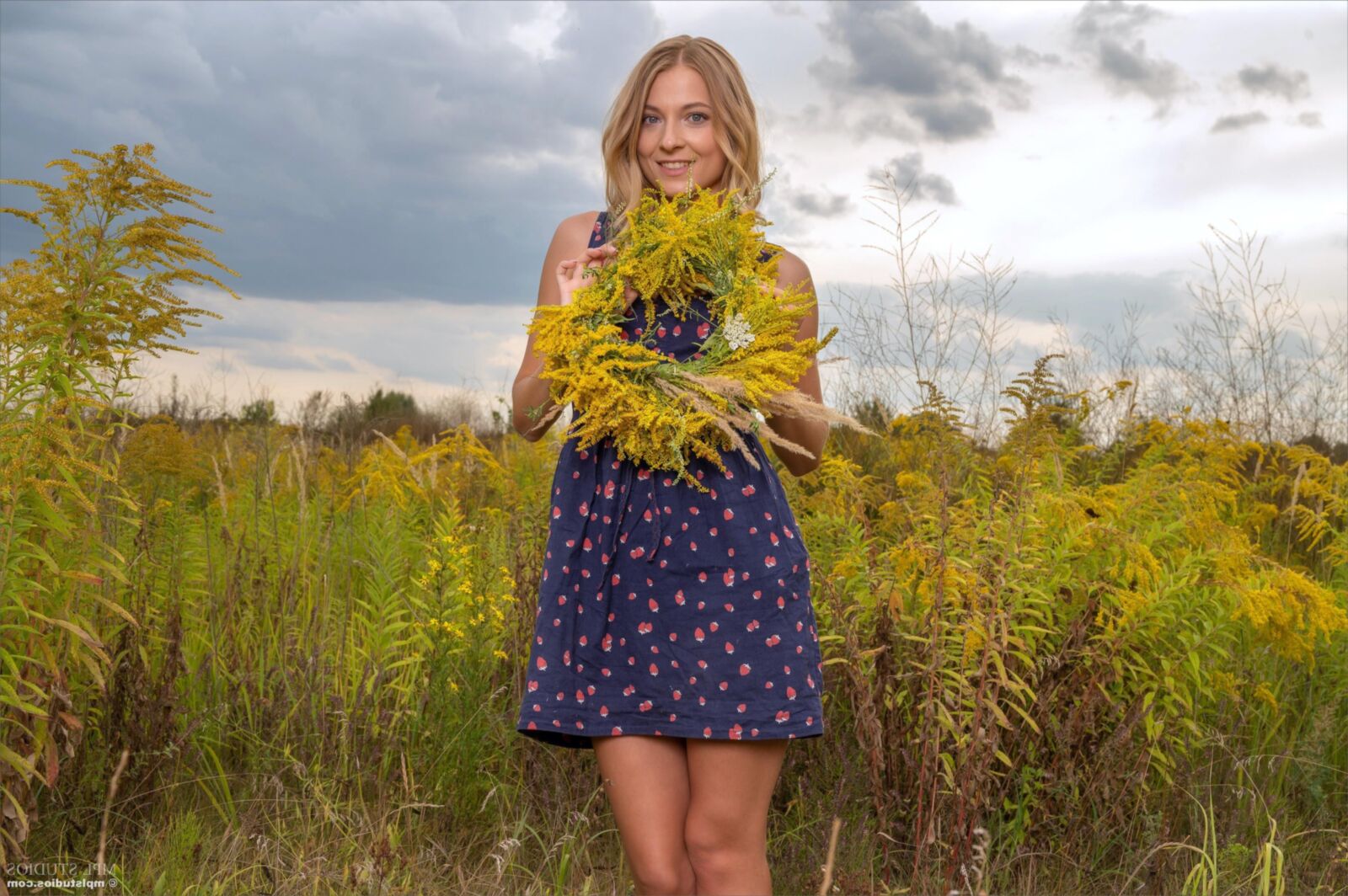 MPLStudios EMILY GRACE Picking flowers
