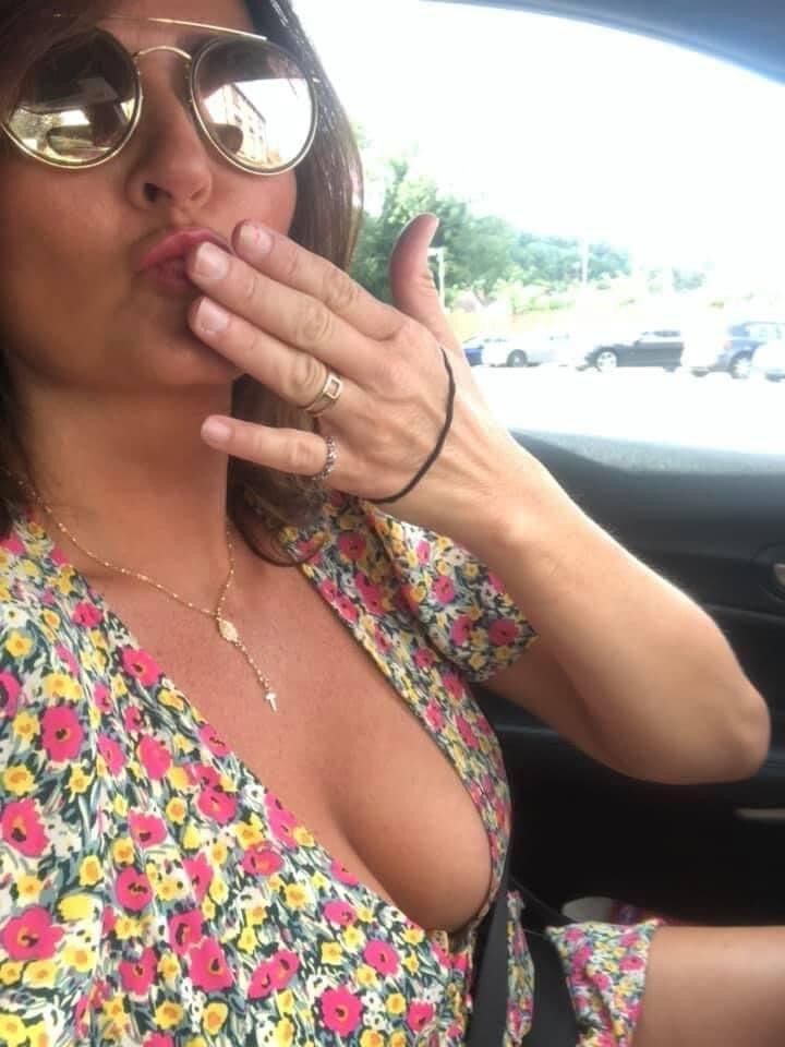 Caught My Eye English Mom Sara