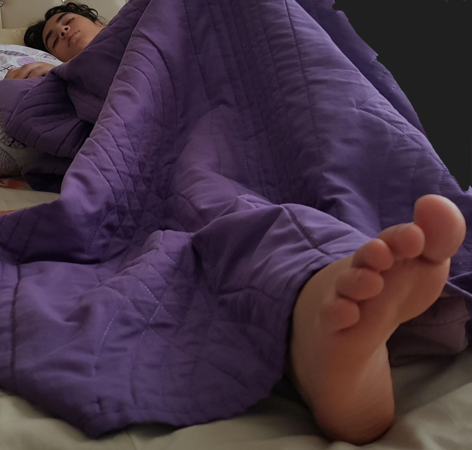 neva yalcin turkish sleeping pink soles 